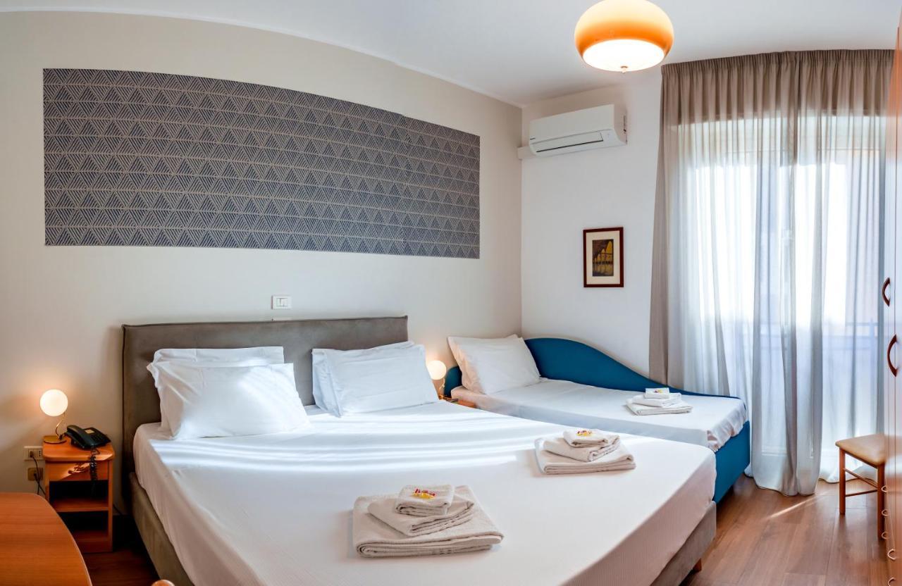 Hotel Tritone Σενιγκάλια Εξωτερικό φωτογραφία